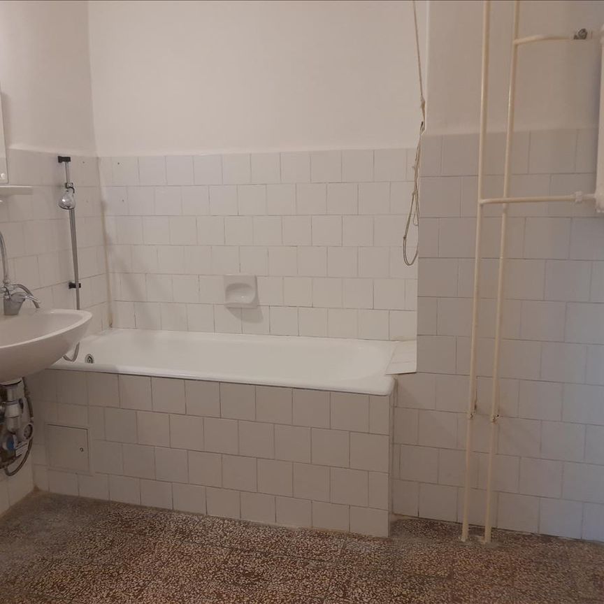 Kiadó felújítandó lakás - Pécs - Fotó 1