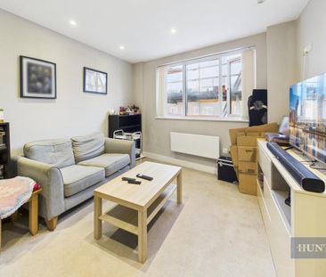 1 bedroom Flat To Let - Photo 2