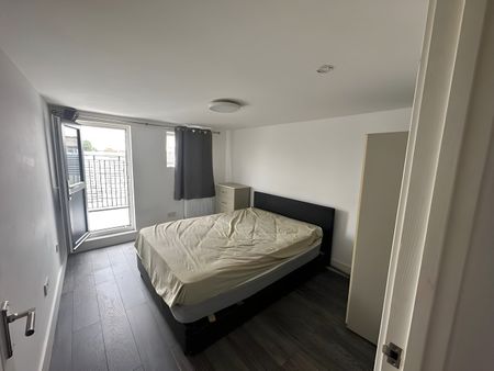 1 Bed Flat, Ley Street, IG2 - Photo 3