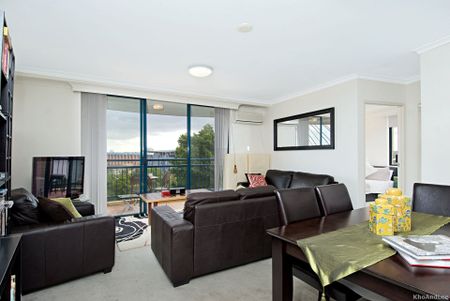 One bedroom with stunning sunset and water views! - Photo 2