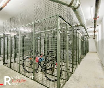 Condo in Downtown Vancouver, BC - Photo 2