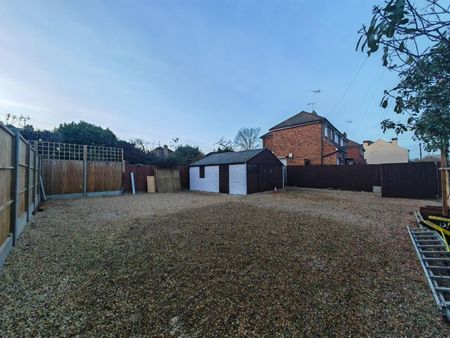 1 bedroom Property To Let Total Size: 1260 SQ FT - Photo 2