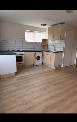 Studio Flat, Handcross Road, LU2 - Photo 3