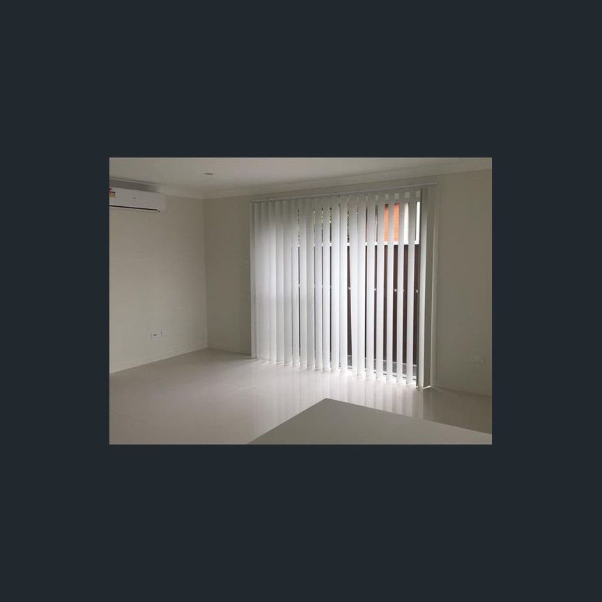 TWO BEDROOM GRANNY FLAT !!! - Photo 1