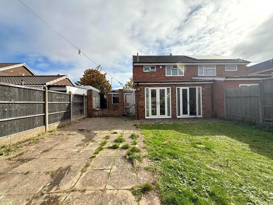 3 bedroom semi-detached house to rent - Photo 1