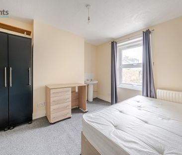 5 bedroom terraced house to rent - Photo 4