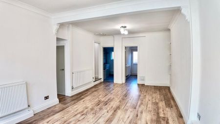 3 bedroom terraced house to rent - Photo 2