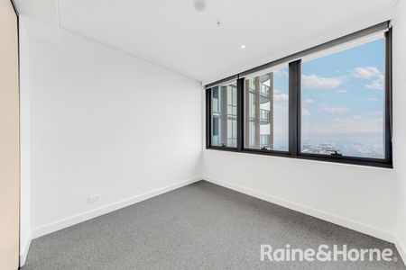 Luxury Three-Bedroom Apartment in Heart of Rhodes with Harbour Bridge and Water Views - Photo 3