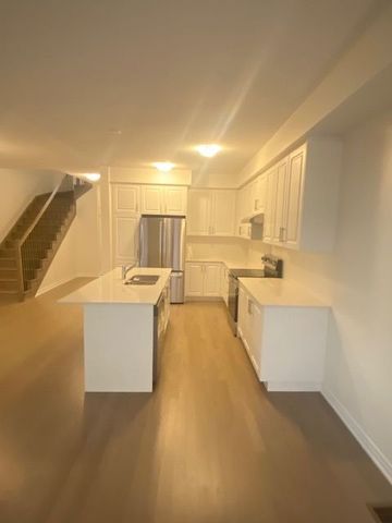 For Lease - 92 Phoenix Boulevard, Barrie, Ontario - Photo 3