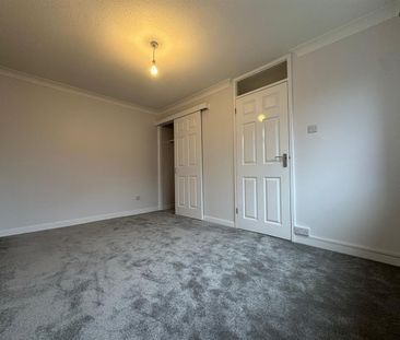 Russell Gardens, Sipson, West Drayton, UB7 - Photo 4