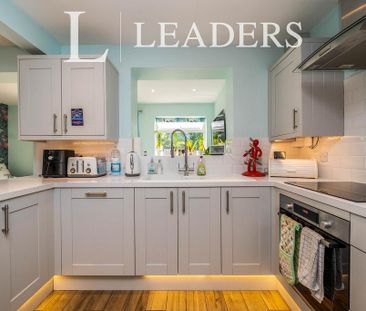 3 bedroom semi-detached house to rent - Photo 6