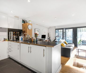 Mile End Road - Photo 1