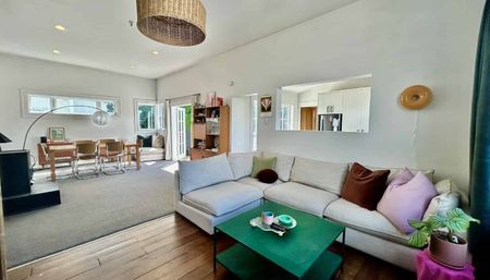 Charming Character Home in the Heart of Napier! - Photo 4