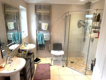 Broadgate, Spalding, Sutton St. James - Photo 4