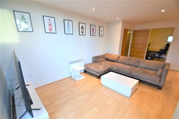 1 bedroom flat to rent - Photo 1