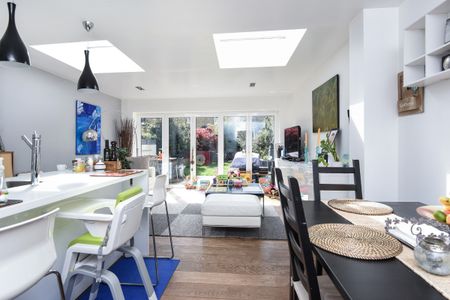 Trentham Street, Southfields, London, SW18 - Photo 2