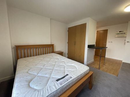 Studio to rent - Photo 4