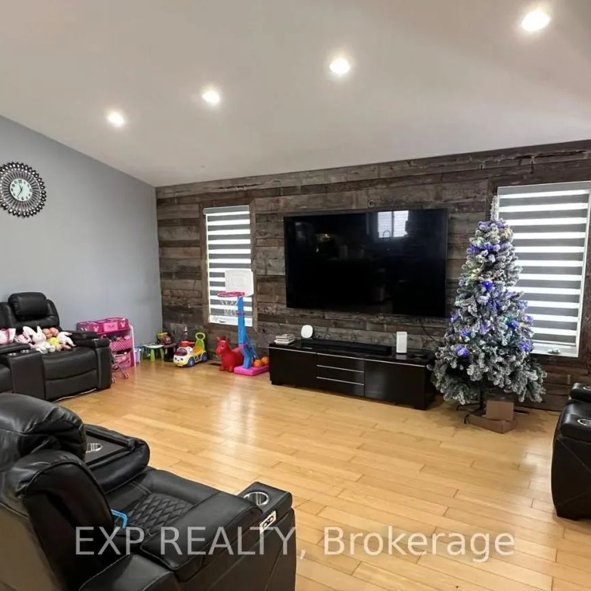 1004 MARIGOLD CRESCENT - Photo 1