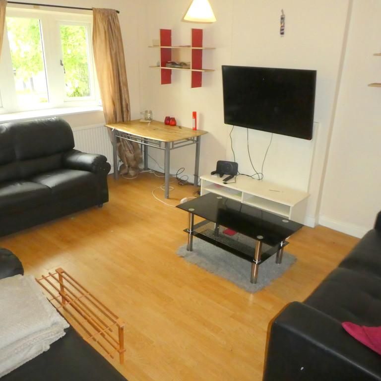 7 bedroom semi-detached house to rent - Photo 1