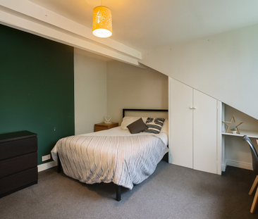 South Parade, - Photo 5