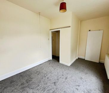 2 bedroom end of terrace house to rent - Photo 5