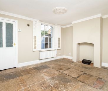 3 bedroom mid-terrace to rent Orchard Street, Chichester PO19 - Photo 3