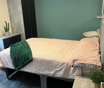 9 bedroom private hall to rent - Photo 6