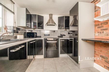 2 bedroom terraced house to rent - Photo 2