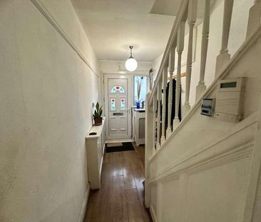 Leamington Crescent, Harrow, HA2 - Photo 5