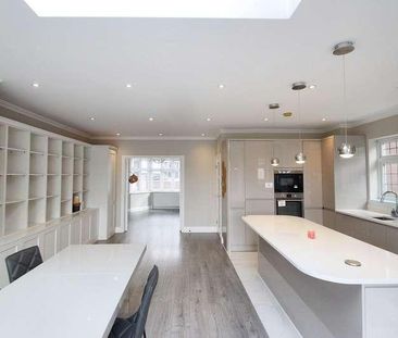 Rivington Avenue, Woodford Green, IG8 - Photo 5
