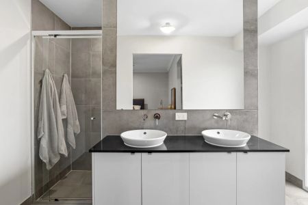 Spacious Family Home with Multiple Living Areas, Ducted Air & Garden Maintenance Included. Contact Julie Sykes 0438 050 110 - Photo 4