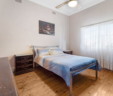 Three Bedroom Family Home - Photo 2