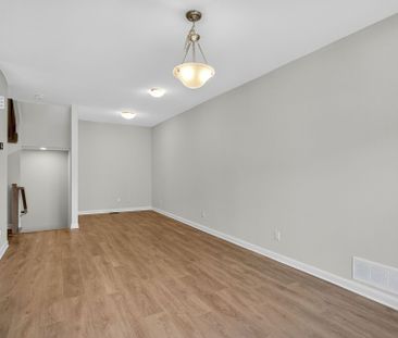 For Lease - 525 Woodlily Private, Kanata, Ontario - Photo 2