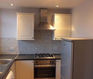 2 bedroom maisonette to rent - Photo 3