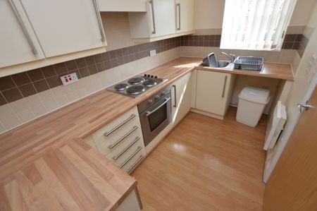 2 Bedroom Apartment - Photo 3