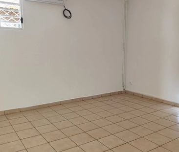 Location Appartement 2 pièces 50 m2 à Schœlcher - Photo 4