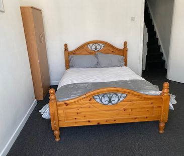 Room in a Shared House, Ash Grove, L15 - Photo 3