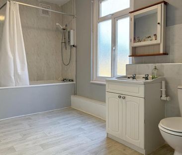 1 bedroom in a house share to rent - Photo 6