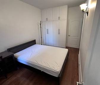 Downtown Toronto Bedroom with private washroom For rent - Photo 1