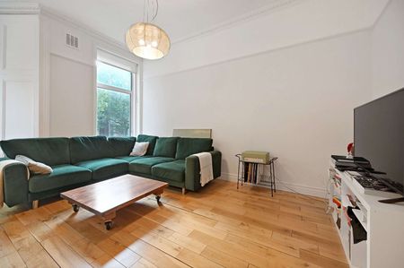 Modern 2 bedroom flat moments from Brook Green. - Photo 3