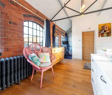 2 bedroom end of terrace house to rent - Photo 3