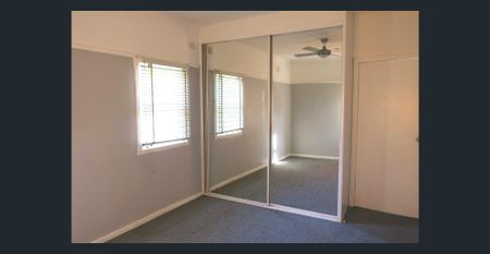 COSY TWO BEDROOM HOME IN GREAT LOCATION! - Photo 2