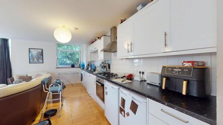 2 bedroom flat to rent - Photo 3