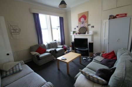 4 Bed - Spacious 4 Bedroom Flat By The Botanical Gardens - Photo 2