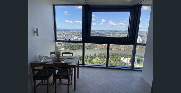 Luxury Fully Furnished Queens Wharf 2+2 Unit + 1 Car Park - Photo 1
