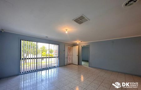 Attractive family home in the heart of Cairnlea. - Photo 2