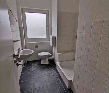 Modernisierung in 2022!! 2,5-Zimmer-Wohnung mit Balkon in Stadtlage - Photo 2