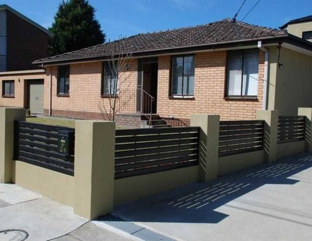 Furnished Shared Accommodation - All Bills Included! - Photo 1