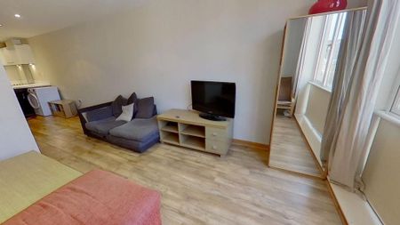 3 bedroom apartment to rent - Photo 3