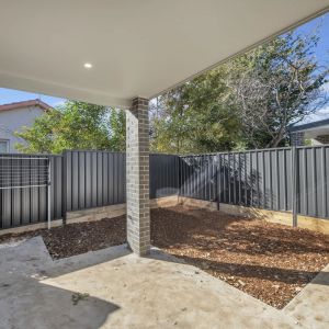 Contemporary Family Living in an Exclusive Woden Valley Setting - Photo 2